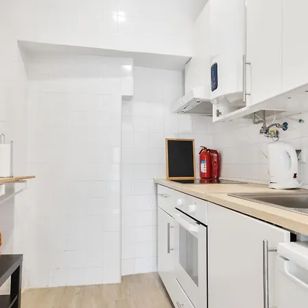 1bdr Cozy Flat In Heart Of By Lovelystay