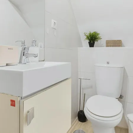 Apartmán 1bdr Cozy Flat In Heart Of By Lovelystay