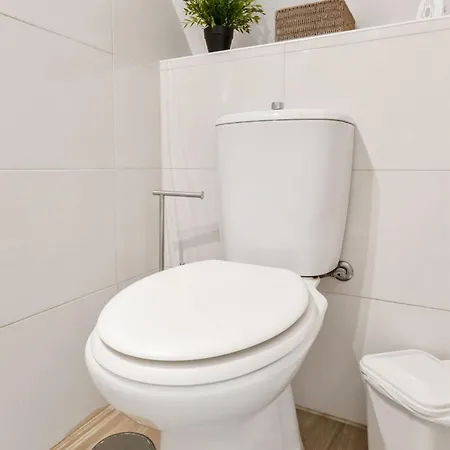 Apartment 1bdr Cozy Flat In Heart Of By Lovelystay Lissabon